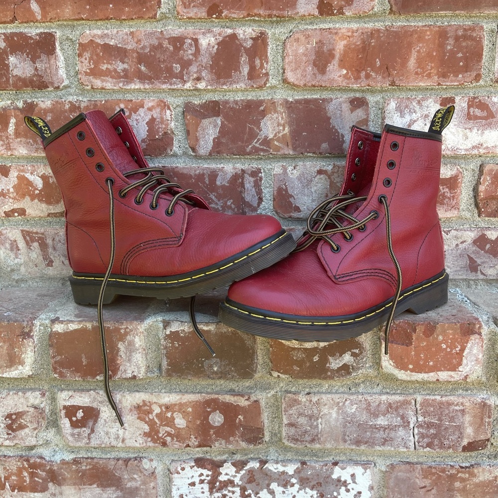 Dr. Martens woman’s size 7 but listed as woman’s 8